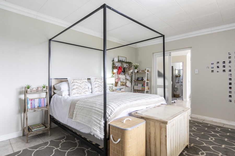 To Let 4 Bedroom Property for Rent in Heldervue Western Cape